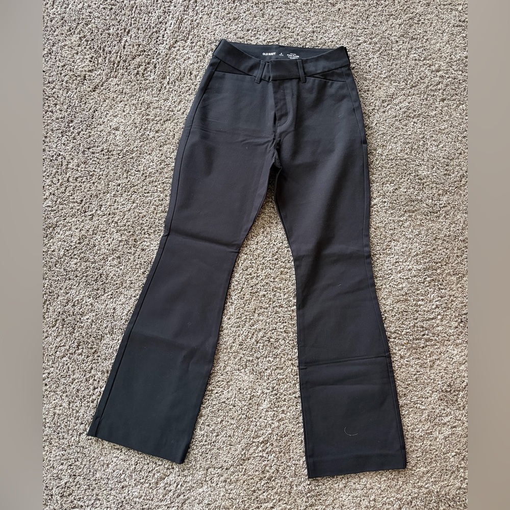 Old Navy Petite High-Rise Pixie Flare Pants